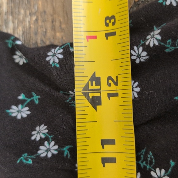 Floral Wide Leg Cropped Jumpsuit Medium Black Faux Wrap Culotte Rayon - Picture 14 of 17